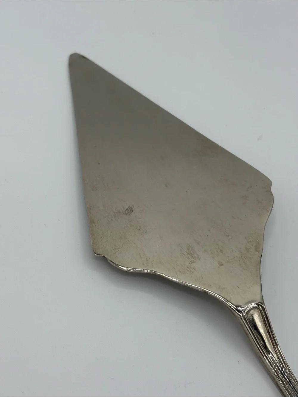 Vintage 12” Ornate Silver Tone Cake Pie Server Engraved Floral Shell